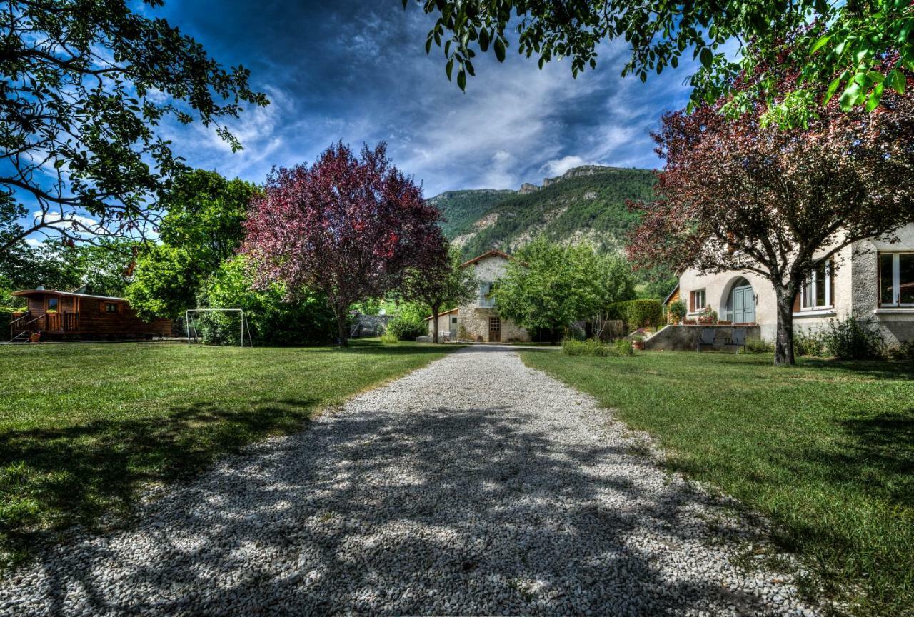 La Roulotte Châtillon-en-Diois Exterior foto